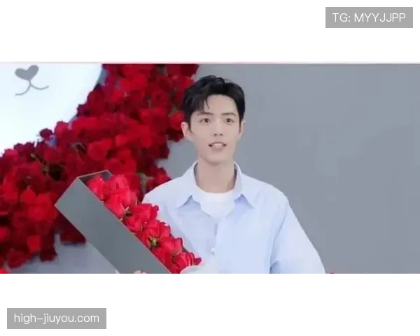 常园直播里随手拆的那个名牌包，价钱比我两年房租还贵